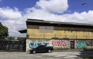 Imagem: O depósito possui 1.800m² de Área e está localizado em