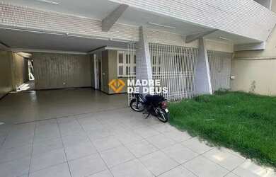 Imagem: A casa possui 5 Dormitórios, 5 Banheiros, 5 Vagas na garagem