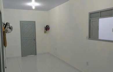 Imagem: A casa possui 2 Dormitórios e está localizado em Cajueiro