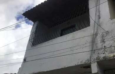 Imagem: A casa possui 1 Dormitório, 1 Banheiro e está localizado