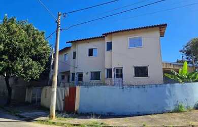 Imagem: A casa possui 2 Dormitórios, 1 Banheiro, 1 Vaga na garagem