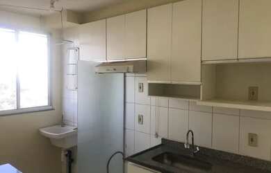 Imagem: O apartamento possui 2 Dormitórios, 1 Banheiro, 1 Vaga na garagem