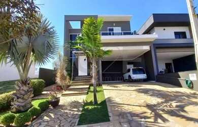 Imagem: A casa em condomínio possui 3 Dormitórios, 3 Banheiros, 4