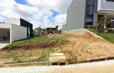 Imagem: O terreno possui 285m² de Área e está localizado em Centro