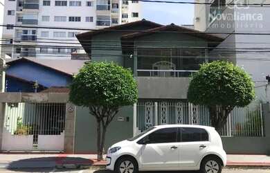 Imagem: A casa possui 5 Dormitórios, 5 Banheiros, 3 Vagas na garagem