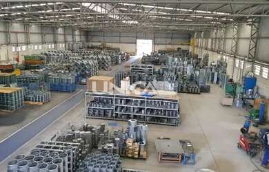 Imagem: O depósito possui 2500m² de Área e está localizado em Parque