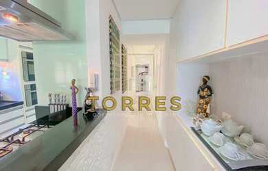 Imagem 9: Apartamento reformado frente mar na Praia das Astúrias no Guarujá com...