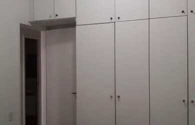 Imagem 16: Apartamento de sala e três quartos, em rua tranquila de Copacabana