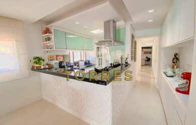 Imagem 8: Apartamento reformado frente mar na Praia das Astúrias no Guarujá com...