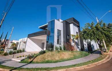 Imagem: A casa em condomínio possui 3 Dormitórios, 5 Banheiros, 4