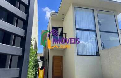 Imagem: A casa possui 3 Dormitórios, 4 Banheiros, 2 Vagas na garagem