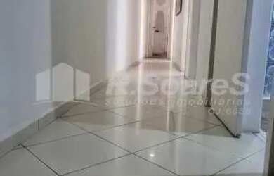 Imagem 13: Rua Assis Brasil, apartamento de quarto quartos, dois banheiros sociais, dependência compl