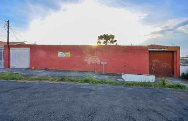 Imagem 3: Vendas Casa Curitiba PR. 400m² de Área, 5 Vagas na garageme5 Dormitórios