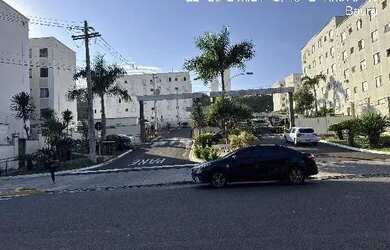 Imagem: O apartamento possui 1 Dormitório, 1 Banheiro, 1 Vaga na garagem