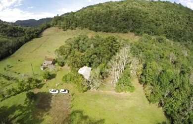 Imagem: O terreno possui 22.340m² de Área e está localizado em Gramado