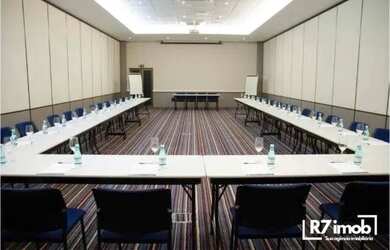 Imagem 11: Sala comercial no Hangar Business decorada com armários á venda na Av. Luiz Viana Filho