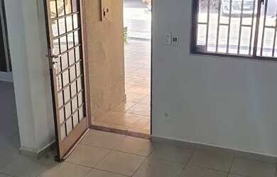 Imagem: A casa em condomínio possui 2 Dormitórios, 1 Banheiro, 2 Vagas