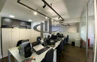 Imagem: O depósito possui 5 Vagas na garagem, 150m² de Área e está