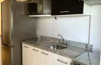 Imagem: O apartamento possui 1 Dormitório, 1 Banheiro, 1 Vaga na garagem