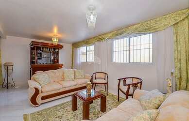 Imagem 8: Vendas Casa Curitiba PR. 400m² de Área, 5 Vagas na garageme5 Dormitórios