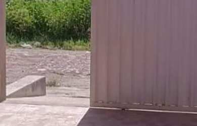 Imagem: A casa possui 2 Dormitórios e 1 Banheiro e está localizado