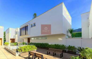 Imagem: A casa em condomínio possui 4 Dormitórios, 5 Banheiros, 5