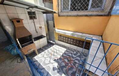 Imagem 3: Casa com piscina e churrasqueira. Terração e quintal coberto. Duque...