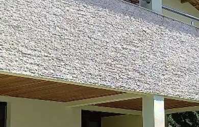 Imagem: A casa possui 5 Dormitórios, Acomodam 20 pessoas, 5 Vagas na