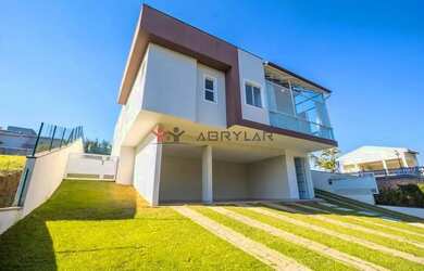 Imagem: A casa em condomínio possui 4 Dormitórios, 1 Banheiro, 5 Vagas