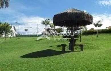 Imagem: A casa possui 4 Dormitórios, 5 Banheiros, 4 Vagas na garagem