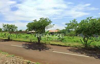 Imagem: O terreno possui 386m² de Área e está localizado em Polo