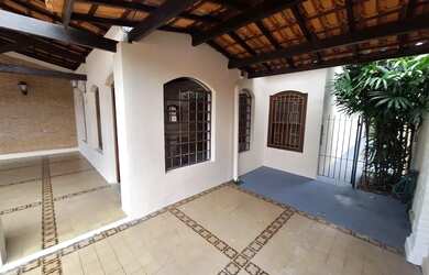 Imagem 5: Imóvel para aluguel possui 500 metros quadrados com 5 quartos