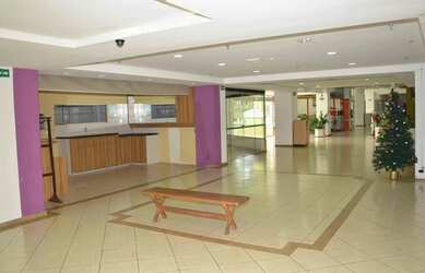 Imagem 12: Shopping Center à venda, 109 lojas, 86 vagas descobertas e 14 vagas cobertas,...