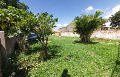 Imagem: A casa possui 3 Dormitórios, 1 Banheiro, 3 Vagas na garagem