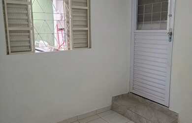 Imagem: A casa possui 1 Dormitório, 1 Banheiro, 38m² de Área e está