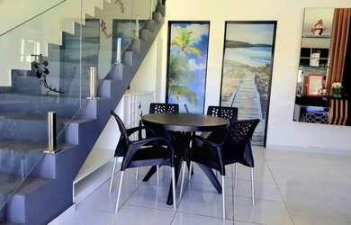 Imagem: A casa em condomínio possui 3 Dormitórios, 3 Banheiros, 2