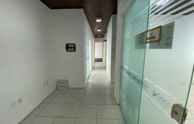 Imagem 7: Isaías Imóveis Vende Casa Comercial no Calhau em Frente ao Ranagedor