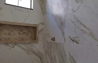 Imagem 12: Casa com lote inteiro. Piscina, Churrasqueira, Varandae187m² de Área