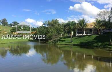 Imagem: A fazenda à venda possui e está localizado em Florestal