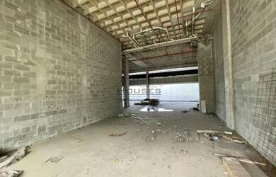 Imagem: O depósito possui 3 Vagas na garagem, 195m² de Área, Imóvel