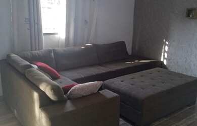 Imagem: A casa possui 2 Dormitórios, 1 Banheiro, 3 Vagas na garagem