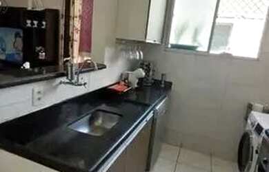 Imagem: O apartamento possui 2 Dormitórios, 1 Banheiro, 1 Vaga na garagem