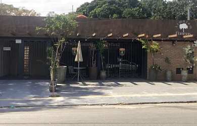 Imagem: A casa possui 3 Dormitórios, 3 Banheiros, 1 Vaga na garagem