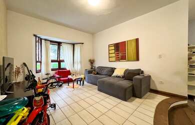 Imagem: A casa em condomínio possui 3 Dormitórios, 2 Banheiros, 3