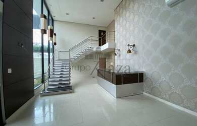 Imagem: O depósito possui 5 Vagas na garagem, 250m² de Área e está