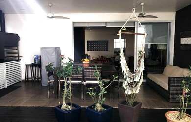 Imagem: A casa em condomínio possui 4 Dormitórios, 4 Banheiros, 2