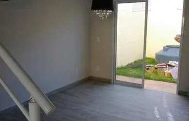 Imagem: A casa possui 3 Dormitórios, 3 Banheiros, 4 Vagas na garagem