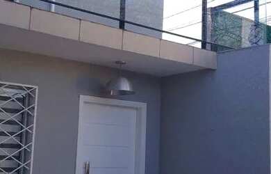 Imagem: A casa à venda possui 5 Dormitórios, 4 Banheiros, 2 Vagas