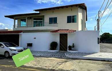 Imagem: A casa em condomínio possui 4 Dormitórios, 4 Banheiros, 4