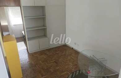 Imagem: O apartamento possui 1 Dormitório, 1 Banheiro, 1 Vaga na garagem